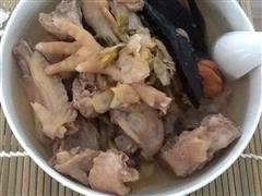 灵芝石斛西洋参鸡汤-滋阴清热，益胃生津