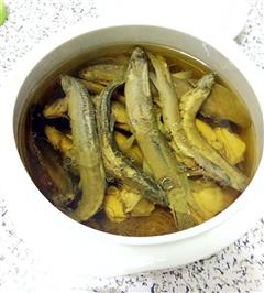 玉须泥鳅汤