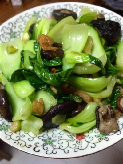 珍珠香菇、干虾仁香炒小油菜