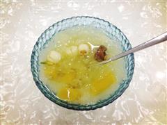 芋圆银耳莲子汤的热量