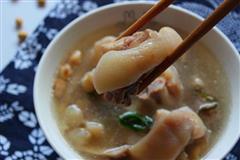 黄豆炖猪蹄汤-冬季暖身的热量