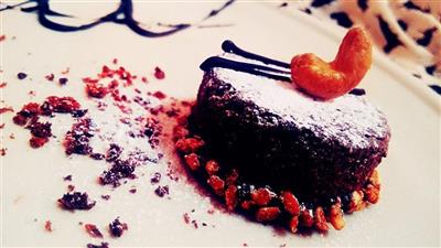 味蕾爆棚的熔浆黑巧克力蛋糕