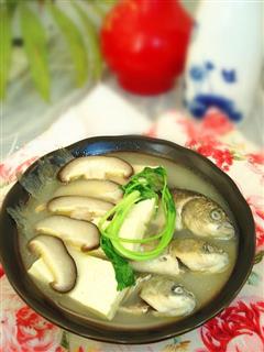 香菇豆腐鲫鱼汤-冬季暖身
