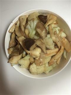 花菜炒菇