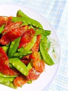 粤式经典菜—荷兰豆炒腊肠的热量