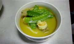 泰式青咖喱鸡肉乌冬面佐虾
