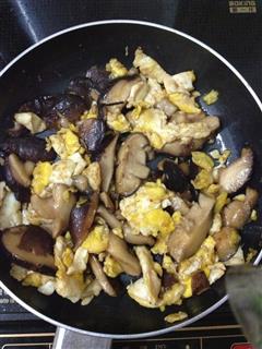 香菇炒鸡蛋