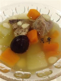 青红萝卜排骨汤