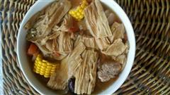 腐竹玉米排骨汤的热量