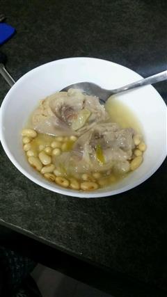 黄豆猪蹄美容汤