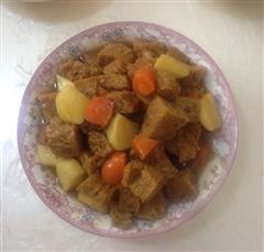 红烧土豆烤麸