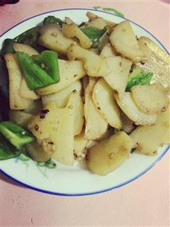 青椒土豆片—简单实惠的热量