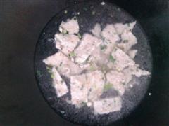 营养鱼肉滚菠菜汤
