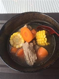 胡萝卜排骨玉米汤