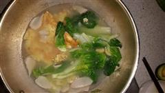 银鱼煎蛋白菜汤