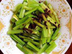 花椒油淋芹菜