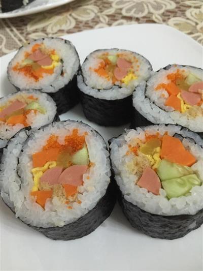 肉松蟹籽寿司卷