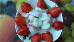 草莓香蕉酸奶果拼