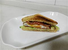 简易营养美味早餐-煎蛋火腿三明治的热量