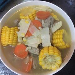 玉米竹笋排骨汤