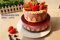 双层草莓蓝莓慕斯蛋糕