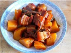 红烧肉炖土豆茶树菇