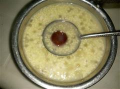 雪莲果薏仁红枣小米粥的热量