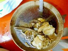 茶树菇虫草花排骨汤的热量