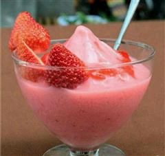 草莓优格冰沙