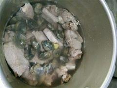 花蛤排骨汤的热量
