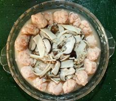 菌汤烩虾丸