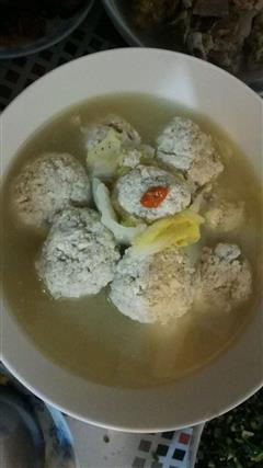 白菜豆腐圆子汤