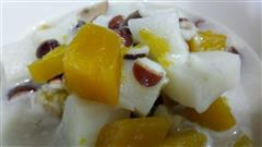 清新健脾的夏日饮品-淮山南瓜茨实桂圆红枣糖水