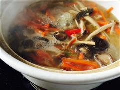 黄骨鱼鲜菇汤