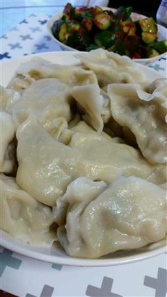 韭菜鲜虾牛肉馅饺子