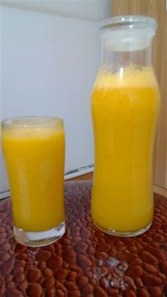 鲜橙芒果汁