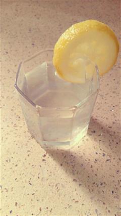美白柠檬蜂蜜水