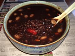 红枣黑米粥的热量