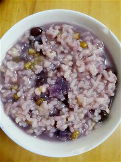 紫薯薏米红豆粥的热量