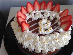 巧克力草莓生日蛋糕