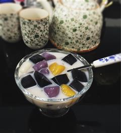 夏日里的甜品-芋圆仙草冻