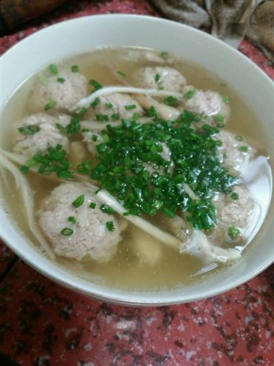肉丸鸡枞菌汤
