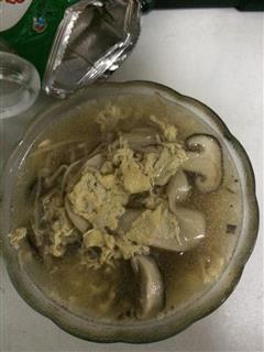 蛋花菌菇汤
