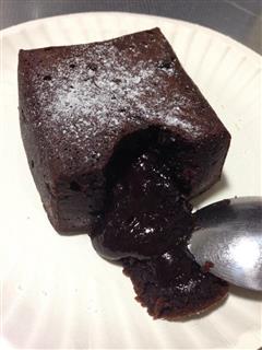 给爱人一颗柔软的心-巧克力熔岩蛋糕