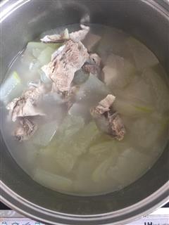 冬瓜排骨汤的热量