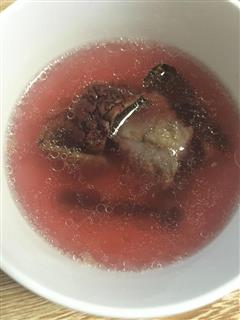 简易版的红菇排骨汤的热量