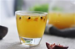 甜梨百香果汁-暖暖的果汁