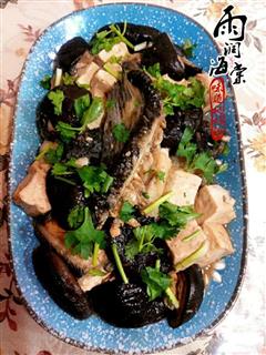 香菇豆腐炖鱼块