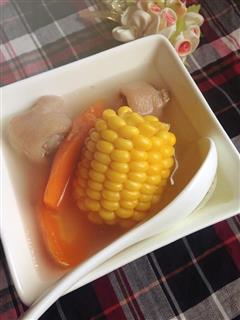 玉米红萝卜煲龙骨