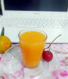 鲜榨蜜橘汁